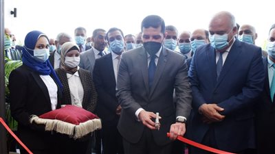 افتتاح أول مركز متكامل لخدمات المستثمرين في قنا