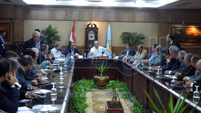 صور.. رئيس الوزراء: حريصون على تطوير المصانع الكبرى بمحافظة الغربية