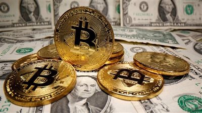 «بتكوين» تصل إلى رقم قياسي جديد بـ 62575 ألف دولار