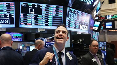 «وول ستريت» ترتفع مع صعود قطاعي التكنولوجيا والإنترنت