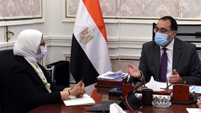 مدبولي: تكليفات رئاسية بالتوسع في توزيع لقاحات كورونا