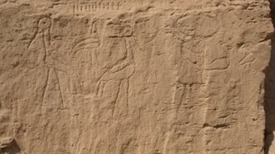 صور.. اكتشاف نقوش في الأقصر توضح بدايات الكتابة الفرعونية