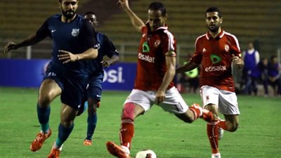 انبي يستقبل الأهلي بباقات الورود قبل بدء الجولة 32 من الدورى