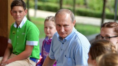 بوتين يتحدى العقوبات الدولية ويزور 