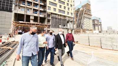 وزير الإسكان يتفقد مشروعات العاصمة الإدارية الجديدة