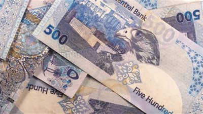 بنوك أجنبية تقاطع الريال القطري بعد انخفاض قيمته