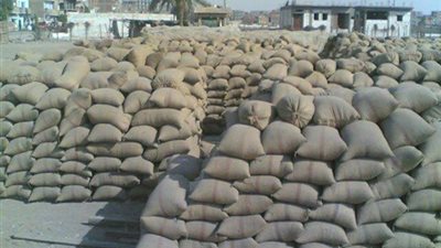 ضبط 40 طن قمح ودقيق و669 أسطوانة بوتاجاز قبل بيعها في السوق السوداء