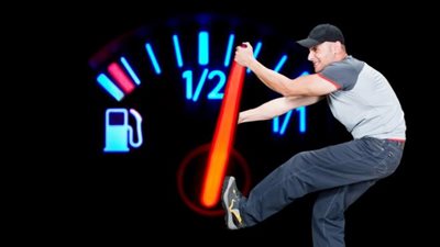 بعد رفع أسعار البنزين.. كيف توفر استهلاك الوقود في سيارتك 40%؟