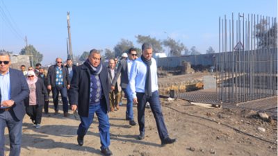 وزير النقل يتفقد إنشاءات كوبري قلما بـ215 مليون جنيه على طريق مصر إسكندرية