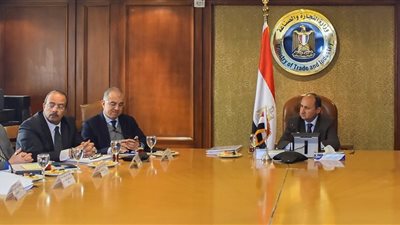 وزير التجارة: تطوير منظومة الاعتماد الوطنية على رأس الأولويات