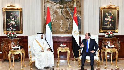 السيسي يؤكد حرص مصر على استمرار تعزيز التعاون الثنائي مع الإمارات