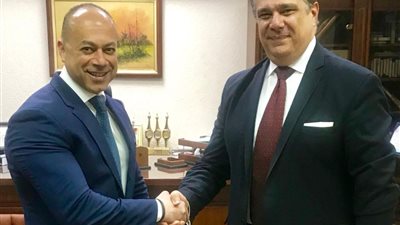 «إعلام المصريين» توقع اتفاقًا لتطوير التلفزيون المصرى وإنشاء «فضائية جديدة»