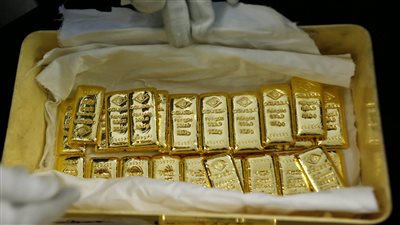 استقرار أسعار الذهب وسط إقبال على المخاطرة 