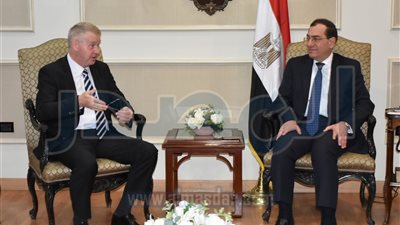 وزير البترول يلتقي الرئيس التنفيذي لشركة فيجاس اليونانية