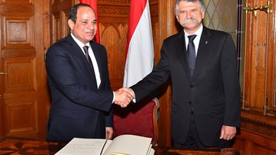 السيسى يلتقى رئيس البرلمان المجرى (صور)