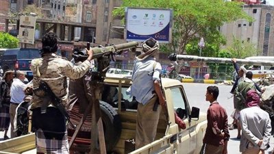 احتدام المعارك بتعز.. والحوثيون يقصفون مناطق سكنية