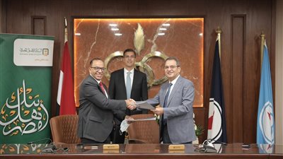 البنك الأهلي يوقع اتفاقية للسحب النقدي من محطات «التعاون للبترول» 