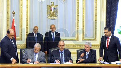 صور:  رئيس الوزراء يشهد توقيع إنشاء الجزء الثاني من المرحلة الرابعة للخط الثالث للمترو