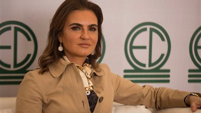 سحر نصر تتوجه إلى برشلونة للمشاركة في منتدى كرانس مونتانا العالمي