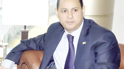 مطالب بتطبيق التأمين الإلزامي على عملاء التمويل متناهي الصغر