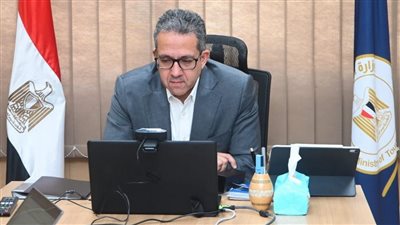 «السياحة» تبحث مع «المركزي» تسهيل حصول الشركات والفنادق على تمويلات