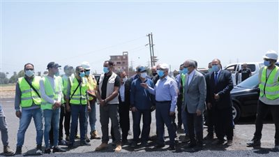وزير النقل يتابع معدلات تنفيذ مشروعات الطرق في القليوبية والدقهلية