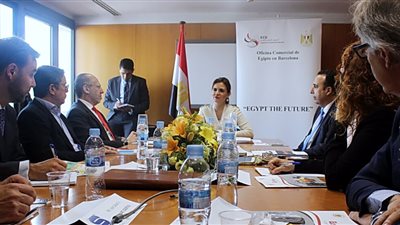 شركات إسبانية ترغب في زيادة استثماراتها بمصر