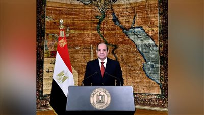 السيسي: العامل المصري ثروة الوطن الحقيقية ومحرك التنمية