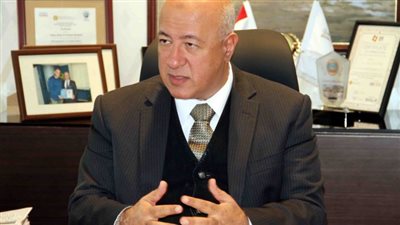 مصرفيون يستبعدون اختفاء الفروع التقليدية بسبب «الإلكترونية»