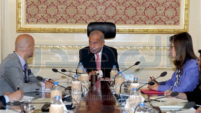 رئيس الوزراء يناقش مع ممثل الأمم المتحدة القضية السكانية