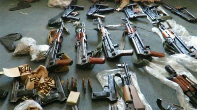 مصرع اثنين وضبط 40 قطعة سلاح ناري في حملات أمنية بقنا