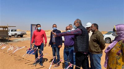 رئيس جهاز أكتوبر الجديدة يتفقد سير العمل بمشروعات الطرق والإسكان والخدمات