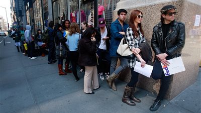 تراجع طلبات إعانة البطالة الأمريكية لأدنى مستوى منذ 49 عاما