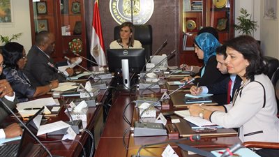 سحر نصر تبحث زيادة التعاون مع بنك التصدير الإفريقى 