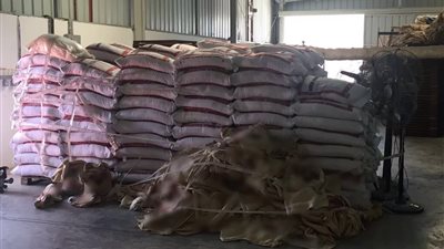 ضبط 342 طن أرز أبيض وشعير قبل بيعها بالسوق السوداء في 7 محافظات