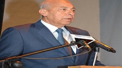 محافظ أسوان: لجان متخصصة لمتابعة مشاكل انقطاع مياه الشرب