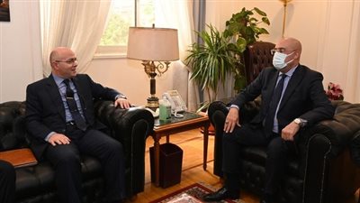 وزير الإسكان يبحث سبل دعم وتعزيز الاستثمارات المصرية المغربية المُتبادلة