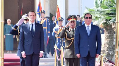 السيسي يستقبل ماكرون في الاتحادية.. وتوقيع إتفاقيات ومذكرات تفاهم