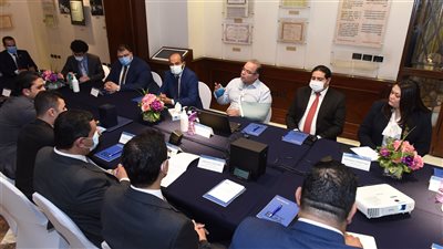 رئيس البورصة يلتقى أعضاء تنسيقية شباب الأحزاب للتعاون في بناء الوعي المالي