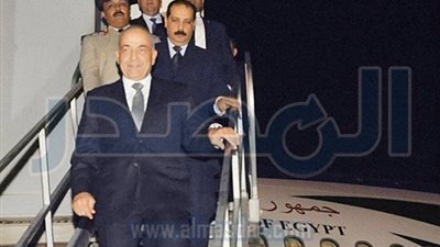 الفريق محمود حجازى يعود إلى مصر بعد زيارته لفرنسا لبحث التعاون بين البلدين