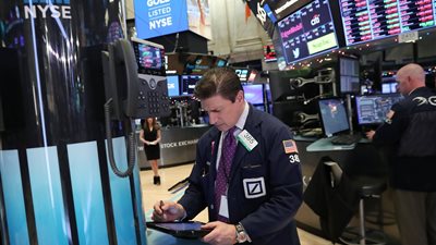 تراجع أسهم «الرقائق» يهبط بمؤشرات «وول ستريت» فى مستهل التعاملات