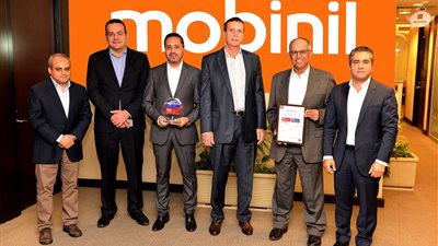 موبينيل تحصل على شهادتي 