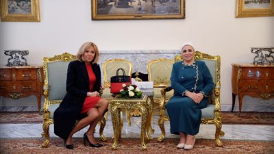 قرينة الرئيس تبحث مع نظيرتها الفرنسية قضايا تمكين المرأة 