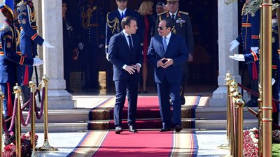«السيسى» يصطحب «ماكرون» فى جولة تفقدية بالعاصمة الإدارية الجديدة
