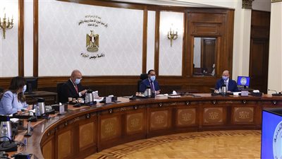 رئيس الوزراء يتابع مشروعات تطوير المناطق العشوائية بالقاهرة