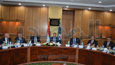 جنوب الوادى القابضة للبترول تقرر إستثمار 2,5 مليار دولار فى مشروعات الطاقة المتجددة