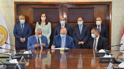 توقيع عقود المنظومة الجديدة للمخلفات لخدمة 18 حيًا فى القاهرة