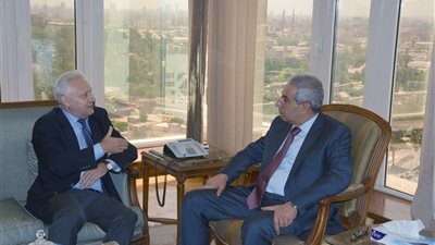 قابيل يبحث اتفاق التجارة الحرة مع سفير بيلاروسيا بالقاهرة