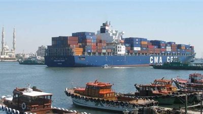 عبور 49 سفينة قناة السويس بحمولات 3,2 مليون طن