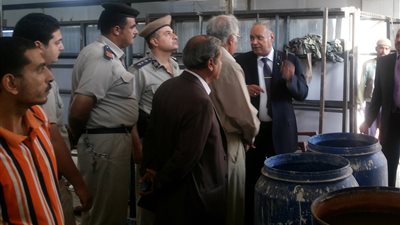 إعادة فتح أسواق 